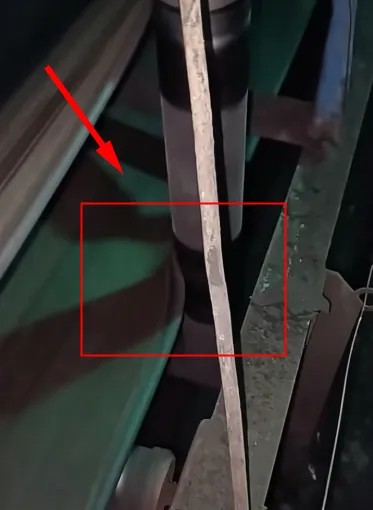 Como impedir o desgaste da borda da correia na estrutura do transportador